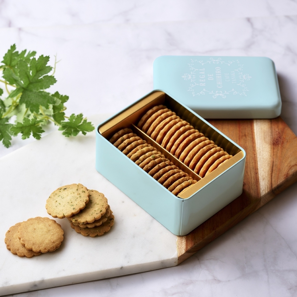 オンラインブティック】夏限定！爽やかなブルー缶入り 塩系ビスキュイ2